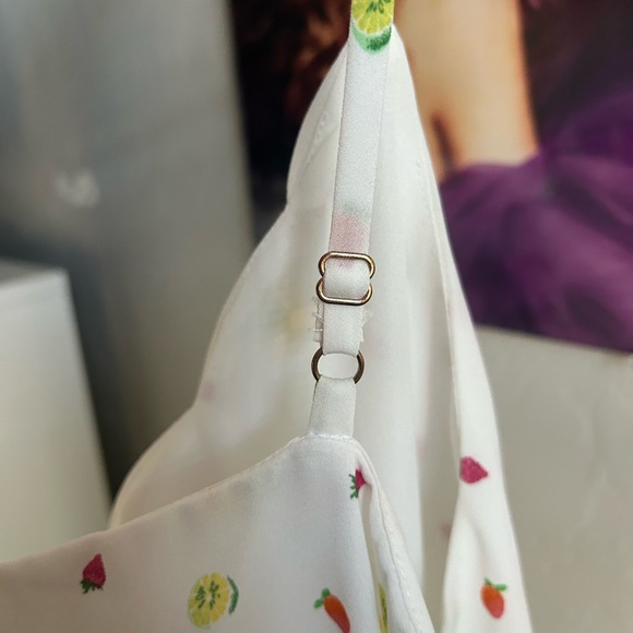 socialite white fruit tank top - Picture 5 of 5